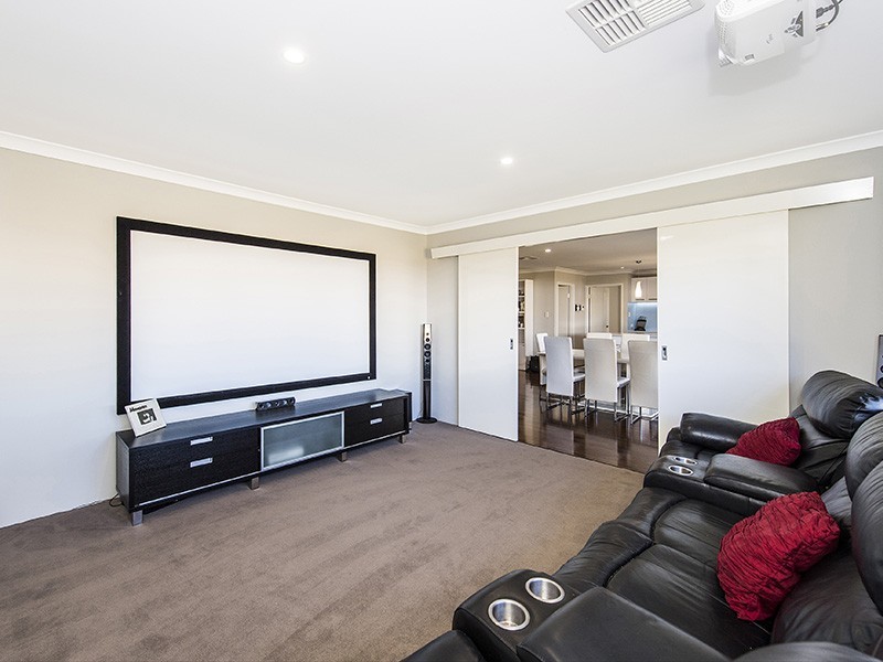 43 Solandri Turn, Halls Head WA 6210