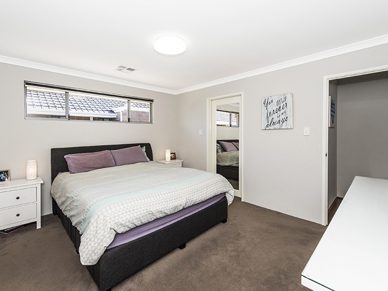 43 Solandri Turn, Halls Head WA 6210