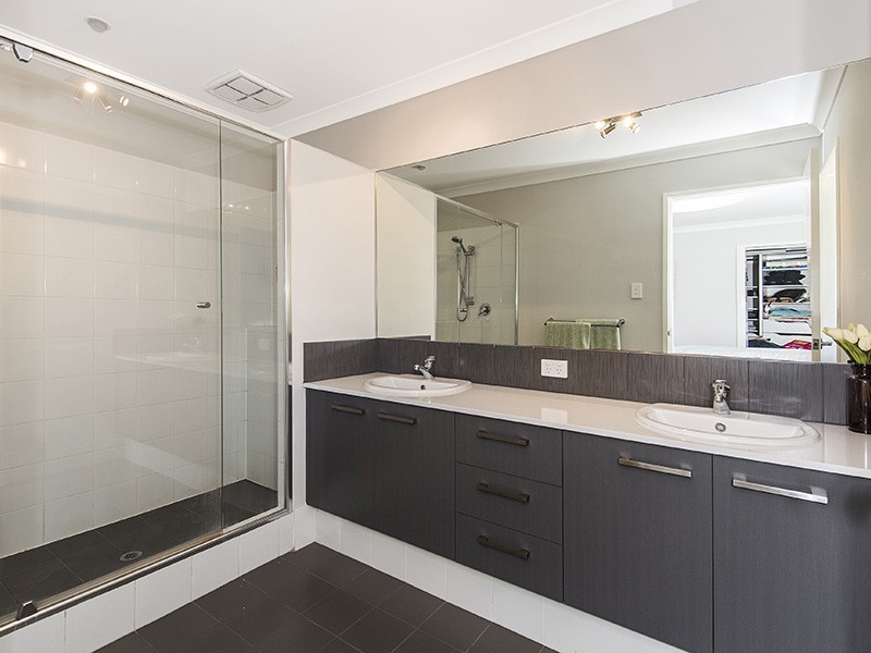 43 Solandri Turn, Halls Head WA 6210