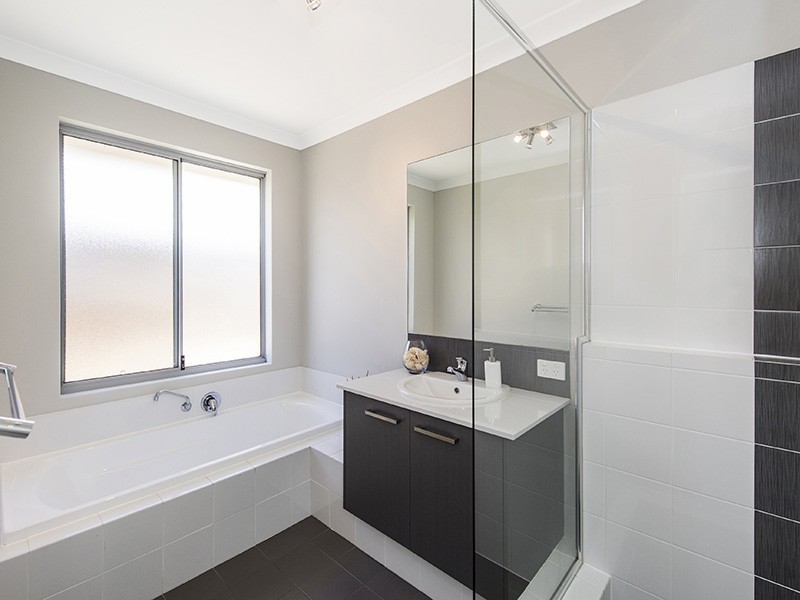 43 Solandri Turn, Halls Head WA 6210