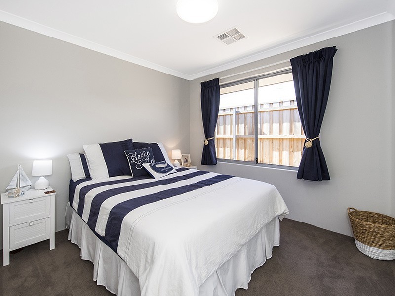 43 Solandri Turn, Halls Head WA 6210