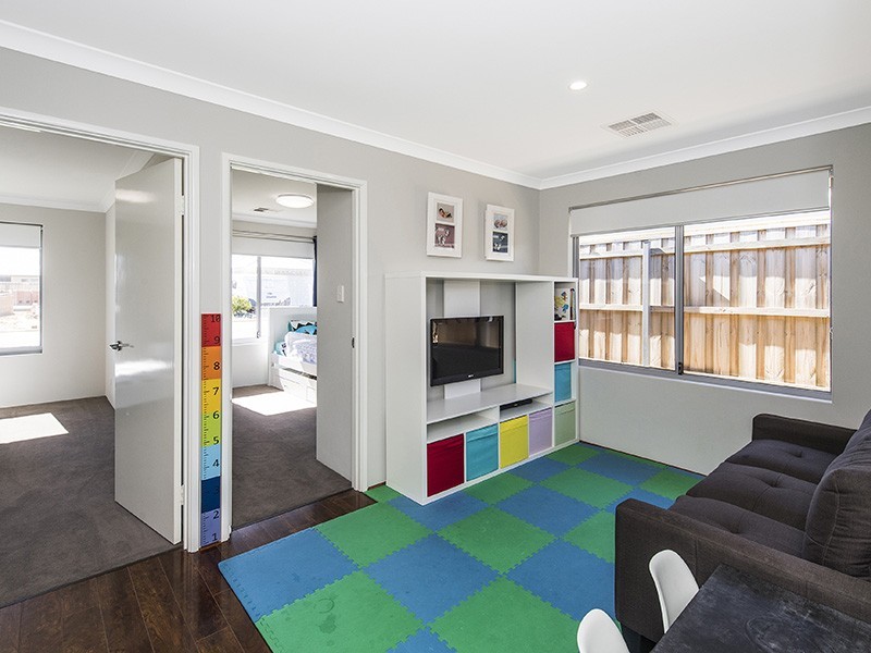 43 Solandri Turn, Halls Head WA 6210