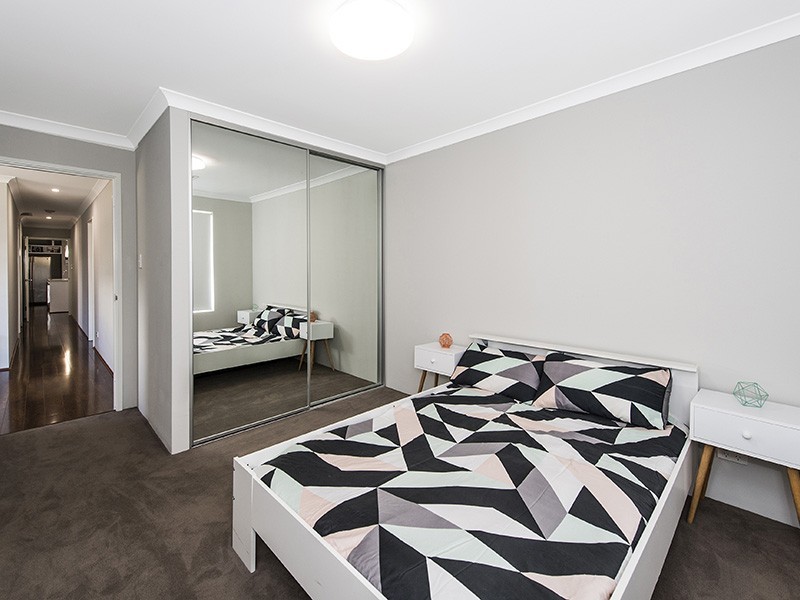43 Solandri Turn, Halls Head WA 6210