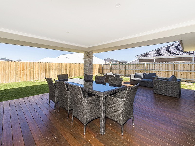 43 Solandri Turn, Halls Head WA 6210