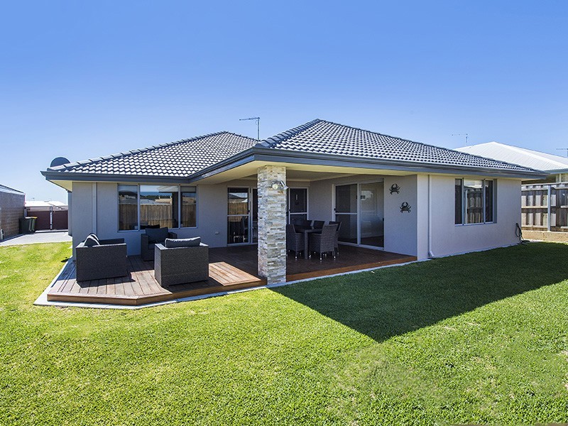 43 Solandri Turn, Halls Head WA 6210