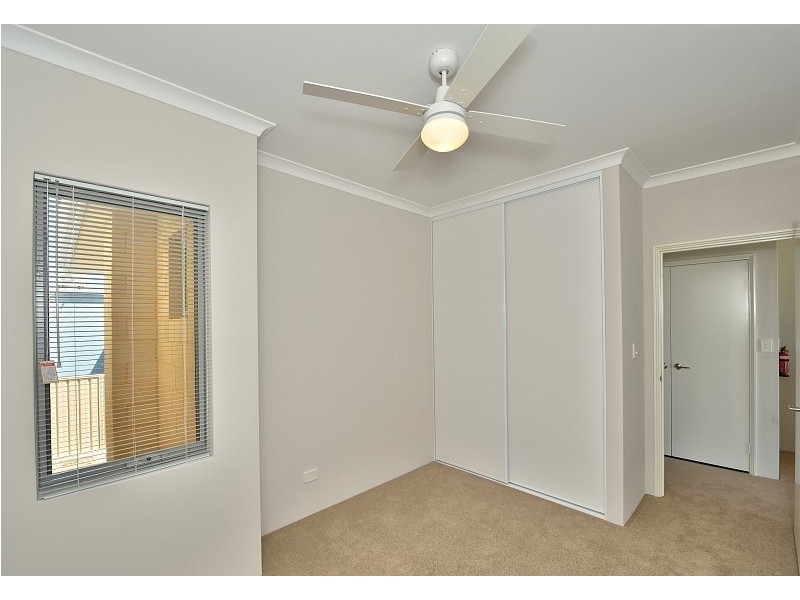 11/9 Lanyon St, Mandurah WA 6210