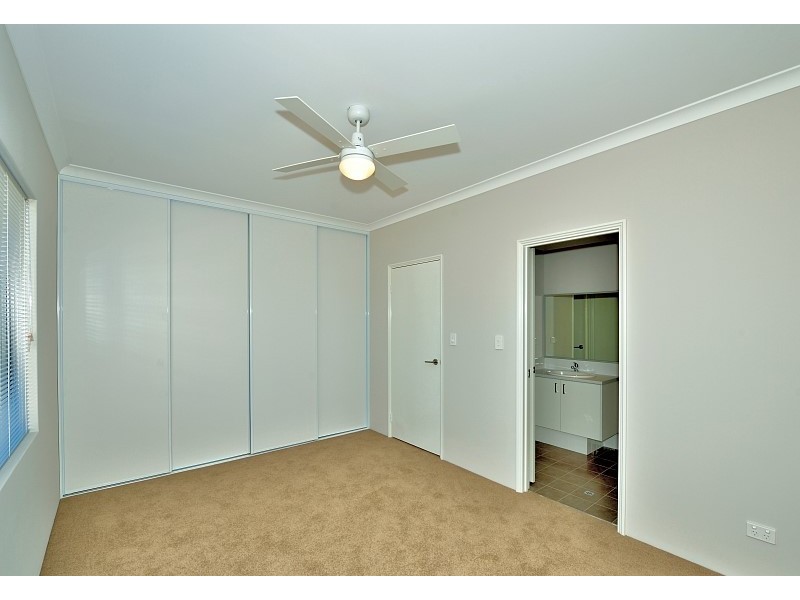 11/9 Lanyon St, Mandurah WA 6210