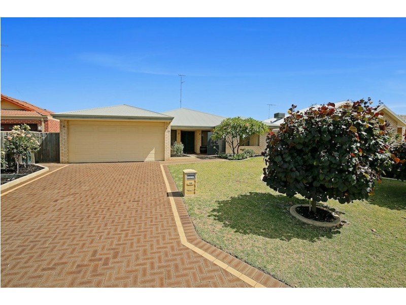 26 Carissa Turn, Halls Head WA 6210