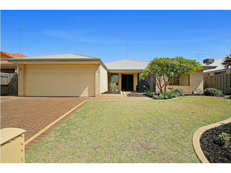 26 Carissa Turn, Halls Head WA 6210