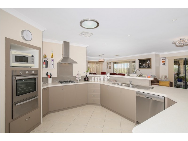 26 Carissa Turn, Halls Head WA 6210