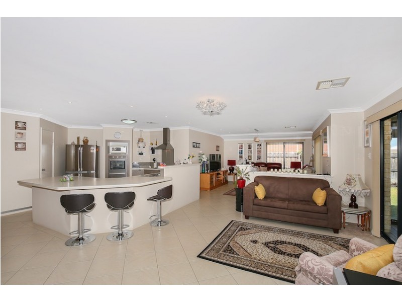 26 Carissa Turn, Halls Head WA 6210