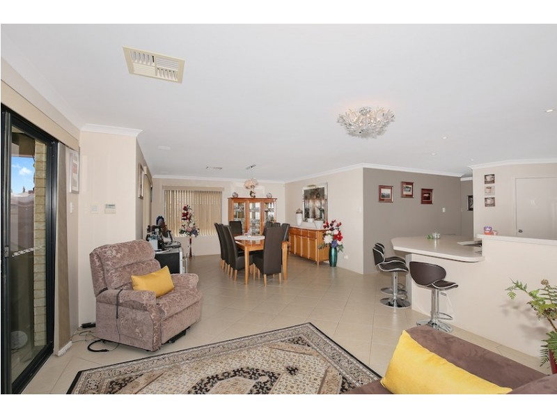 26 Carissa Turn, Halls Head WA 6210