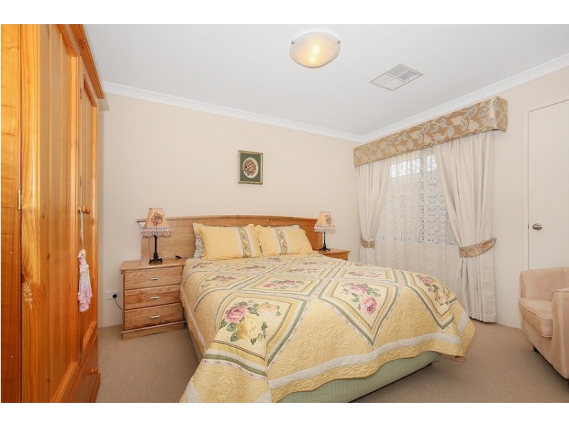 26 Carissa Turn, Halls Head WA 6210