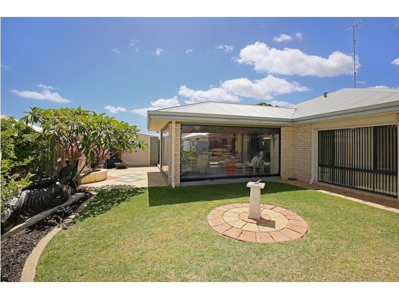 26 Carissa Turn, Halls Head WA 6210