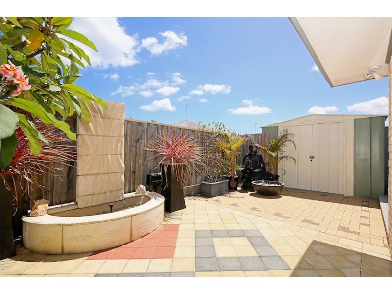 26 Carissa Turn, Halls Head WA 6210