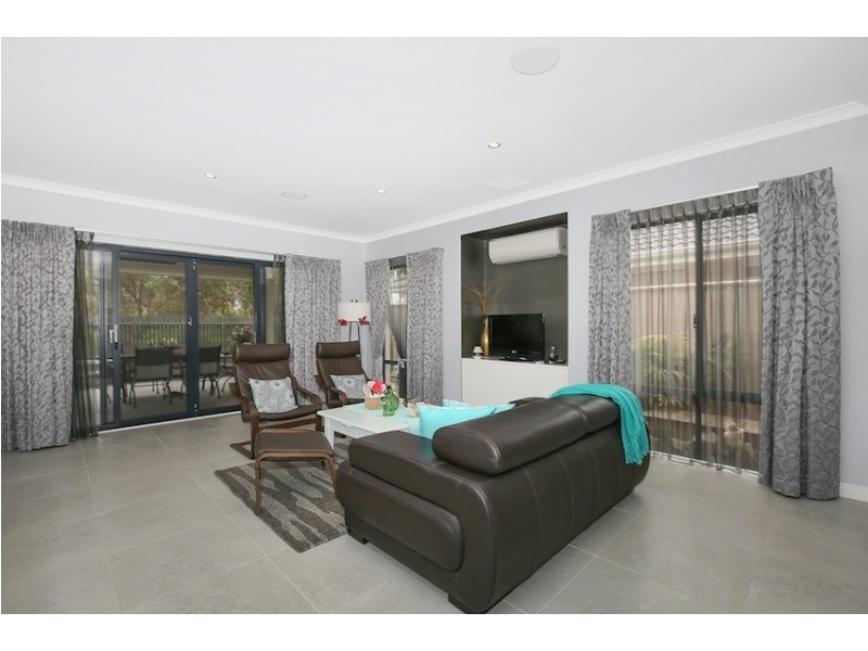 40 Willow Brook View, Meadow Springs WA 6210