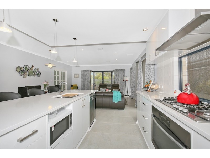 40 Willow Brook View, Meadow Springs WA 6210