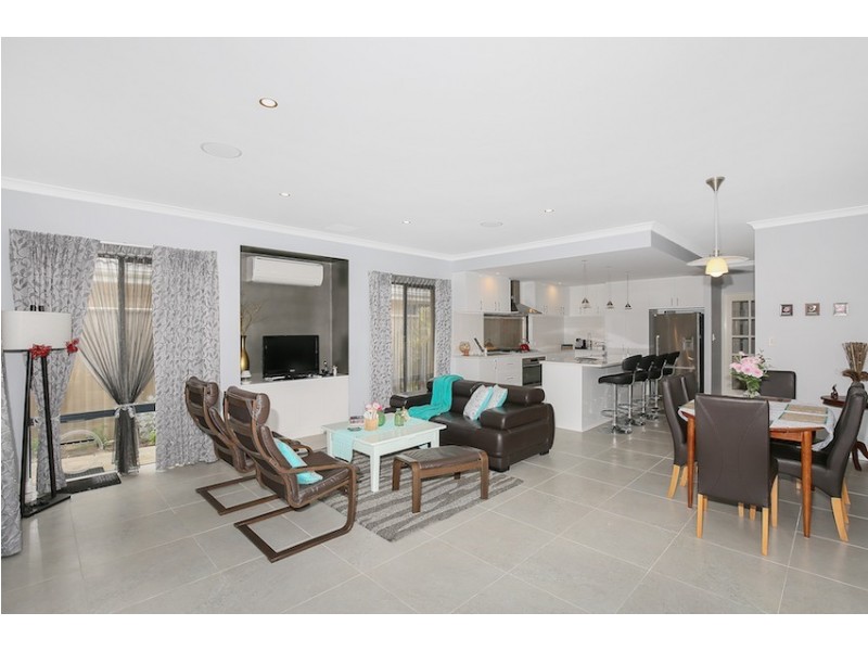 40 Willow Brook View, Meadow Springs WA 6210