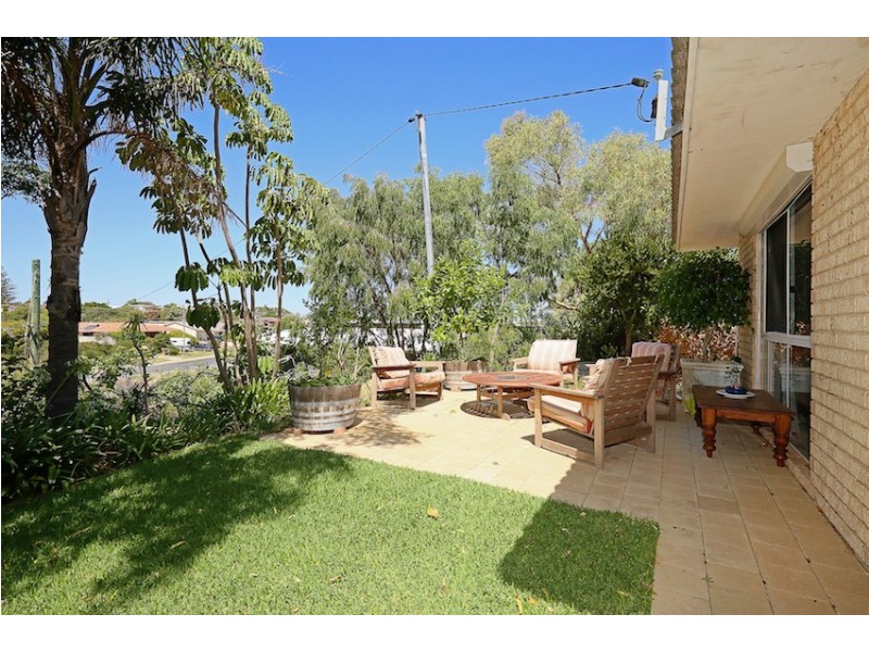 74 Janis Street, Halls Head WA 6210