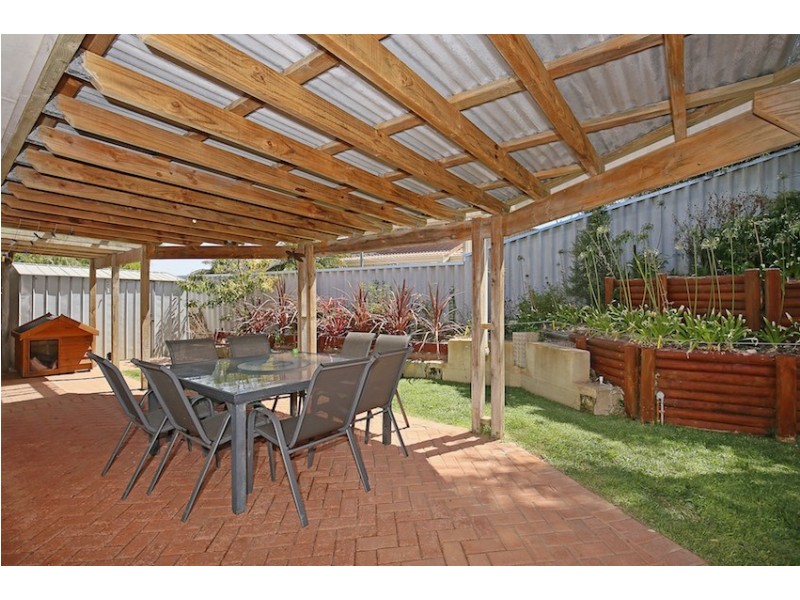 74 Janis Street, Halls Head WA 6210