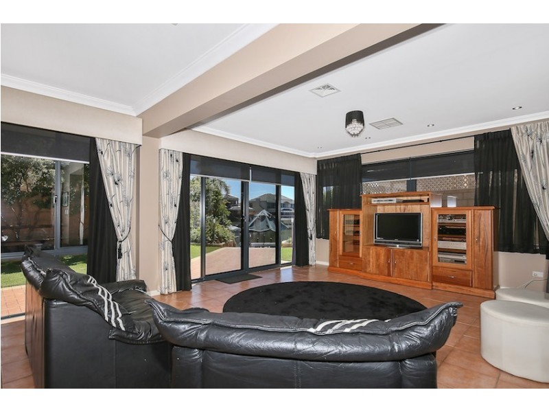 23 Santavea Mews, Halls Head WA 6210