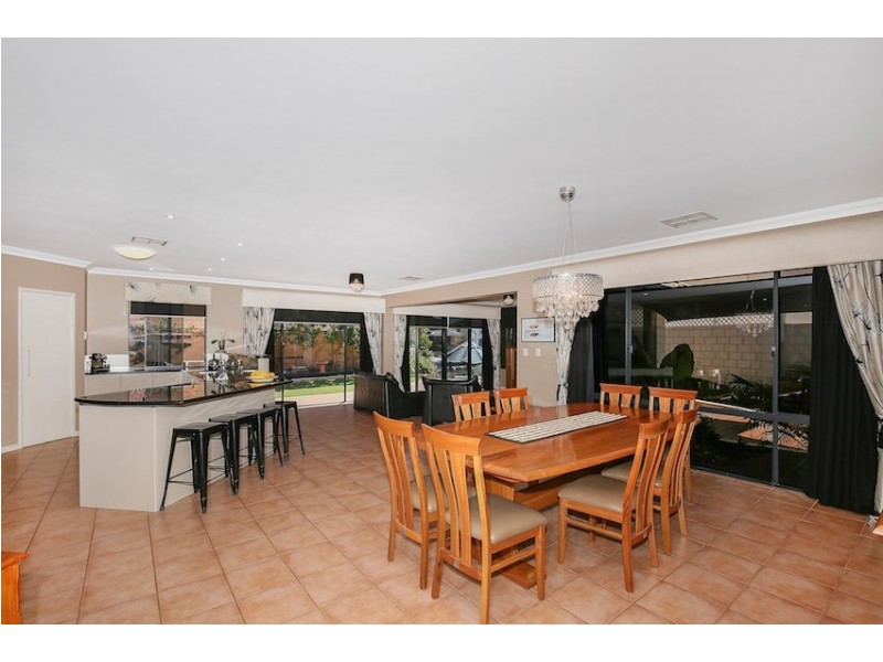23 Santavea Mews, Halls Head WA 6210