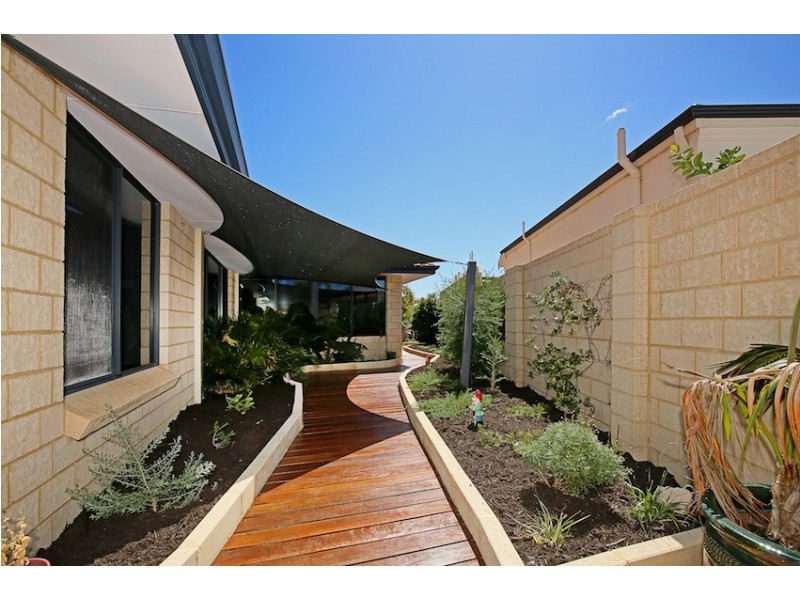 23 Santavea Mews, Halls Head WA 6210