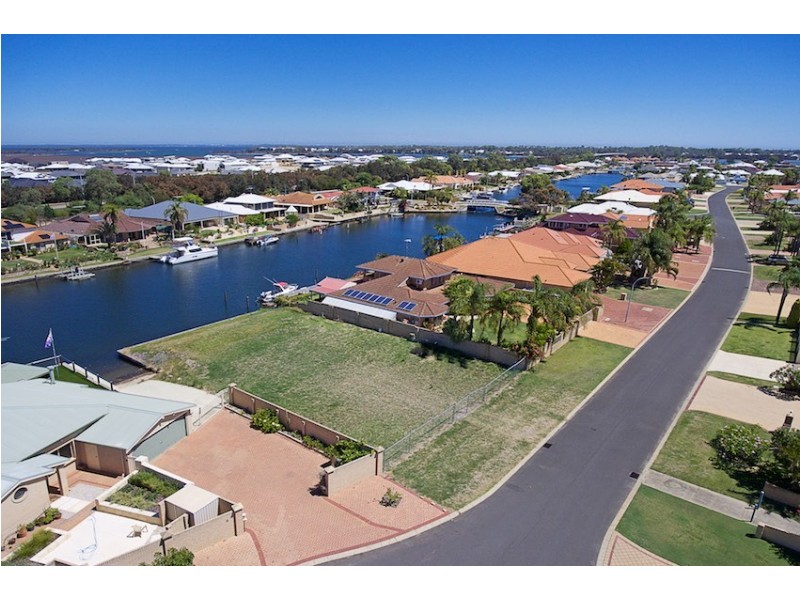 8 Warren Place, Dudley Park WA 6210
