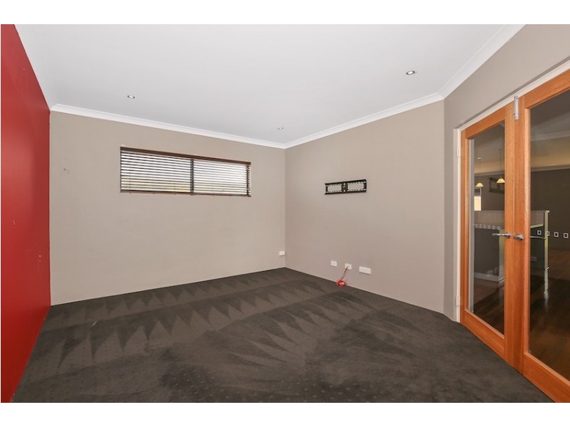 8 Lady Stirling Parade, Madora Bay WA 6210