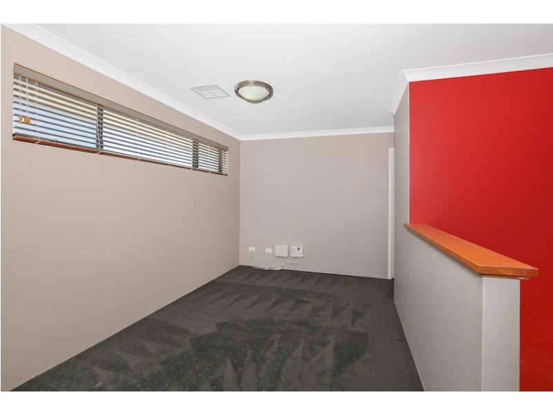 8 Lady Stirling Parade, Madora Bay WA 6210