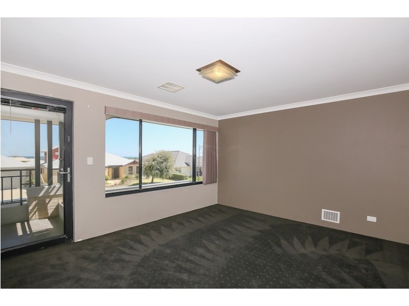 8 Lady Stirling Parade, Madora Bay WA 6210
