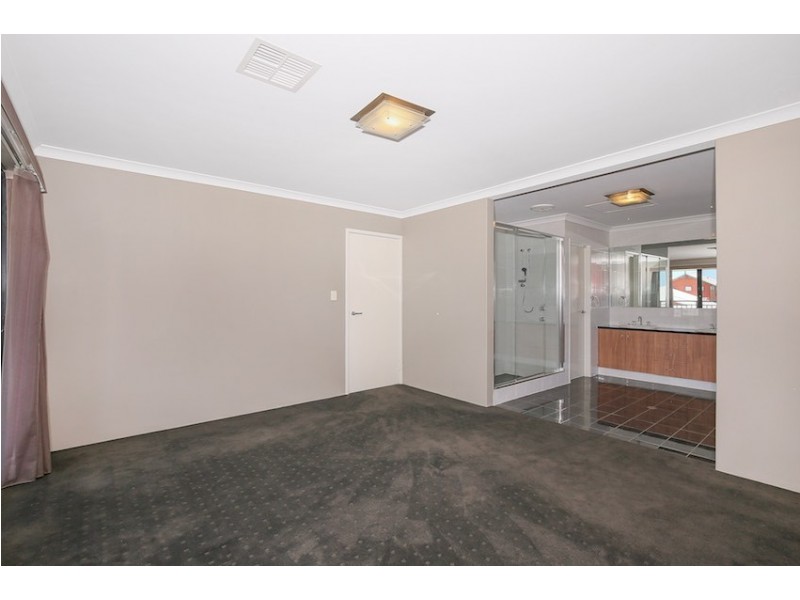 8 Lady Stirling Parade, Madora Bay WA 6210