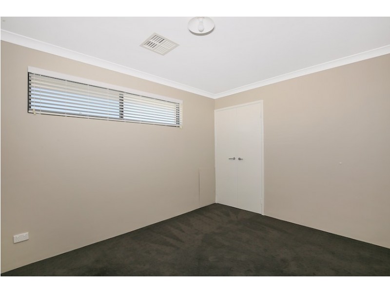 8 Lady Stirling Parade, Madora Bay WA 6210