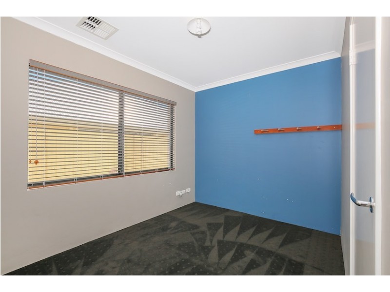 8 Lady Stirling Parade, Madora Bay WA 6210