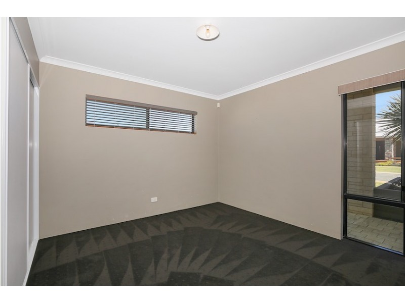 8 Lady Stirling Parade, Madora Bay WA 6210