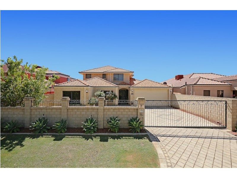 11 Condor Mews, Halls Head WA 6210