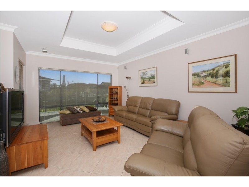 11 Condor Mews, Halls Head WA 6210