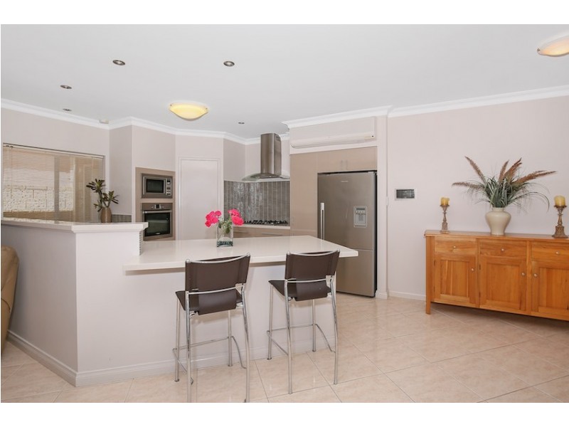 11 Condor Mews, Halls Head WA 6210