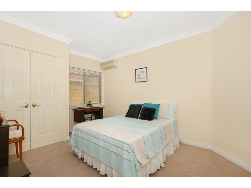 11 Condor Mews, Halls Head WA 6210