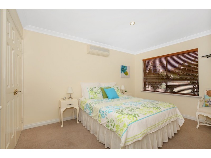 11 Condor Mews, Halls Head WA 6210