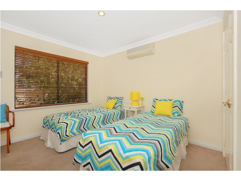 11 Condor Mews, Halls Head WA 6210