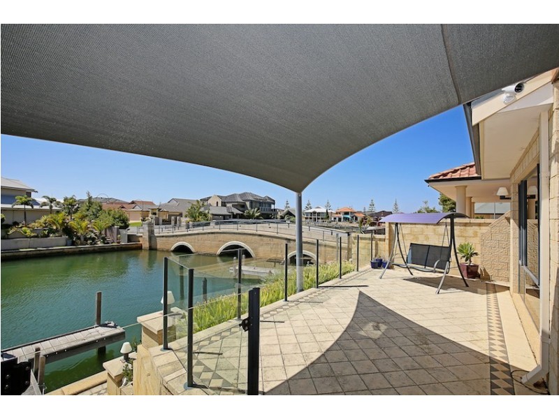 11 Condor Mews, Halls Head WA 6210