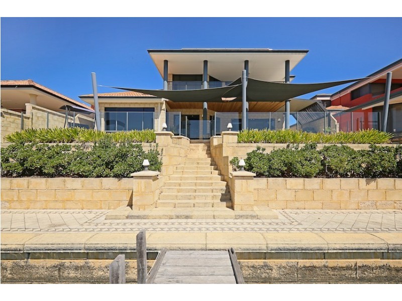 11 Condor Mews, Halls Head WA 6210