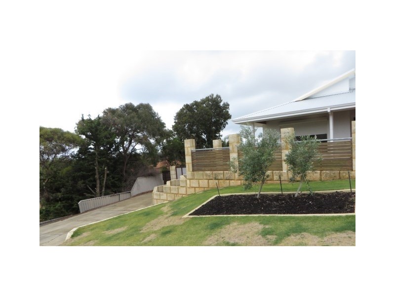 9 Bomaria Mews, Halls Head WA 6210