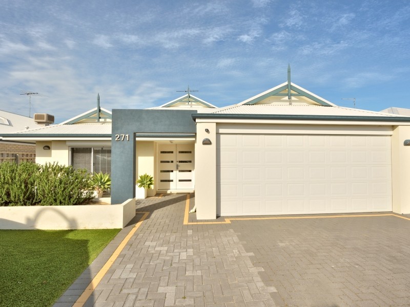 271 Peelwood Parade, Halls Head WA 6210