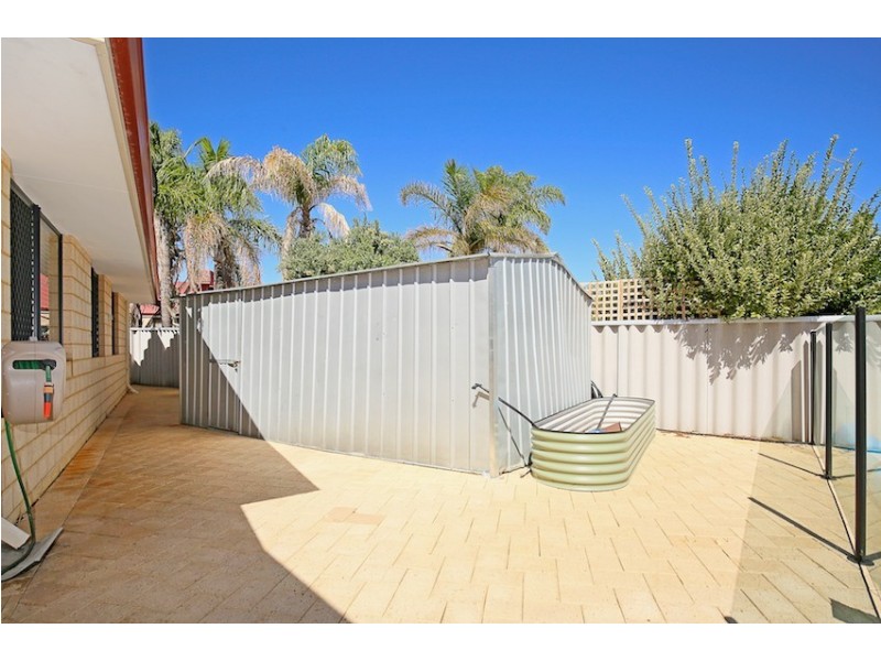 9 Dunbar Court, Meadow Springs WA 6210