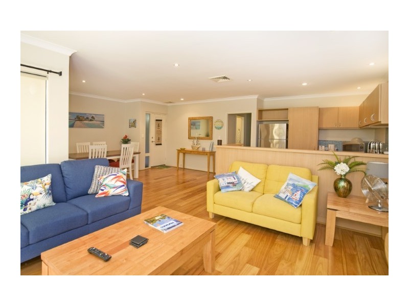 2/1 Bowsprit Way, Mandurah WA 6210