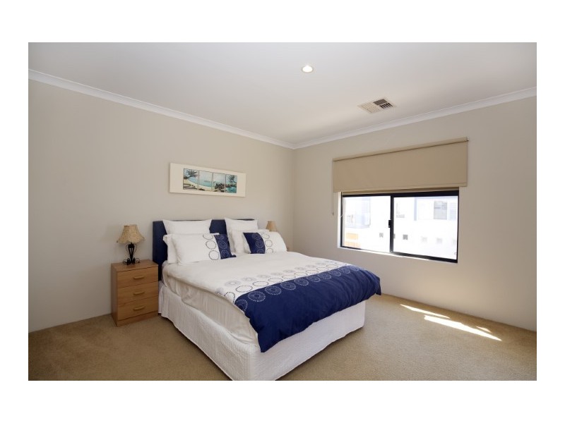 2/1 Bowsprit Way, Mandurah WA 6210