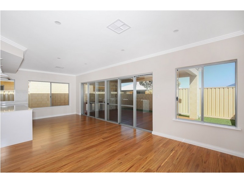 24 Gold Ridge, Wannanup WA 6210