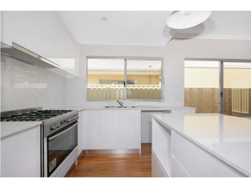 24 Gold Ridge, Wannanup WA 6210